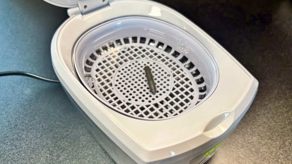 超音波洗浄機にバレルを入れた写真