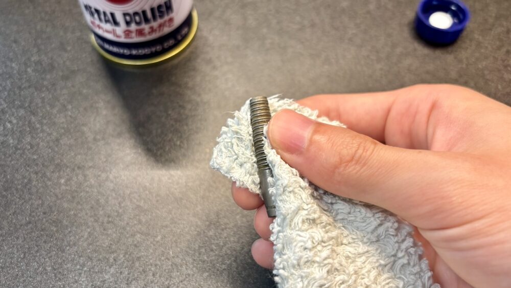 ピカールでバレルを磨いている写真